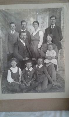 The Botma family of Wilger Fontein, Prince Albert, about 1918: Frans Stephanus Botma (1881-1921) seated with his...