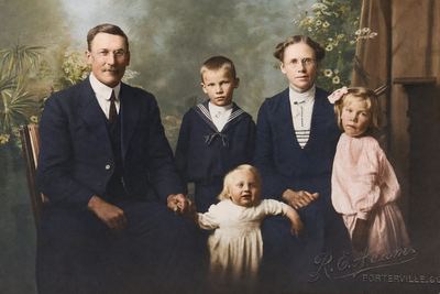 Christiaan Wilhelm Johannes Joubert (1881-1962) and Francoise Jeanne Duminy (1882-1975) with three of their...
